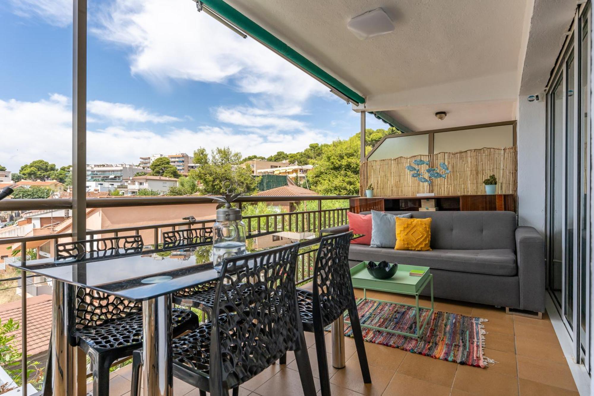 Beach Front Retro Hideaway In Salou Buitenkant foto