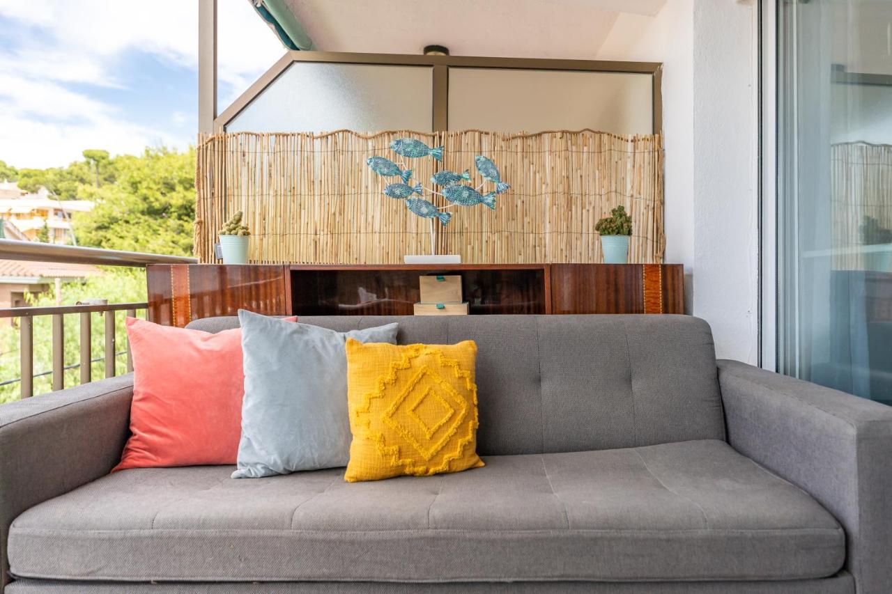 Beach Front Retro Hideaway In Salou Buitenkant foto