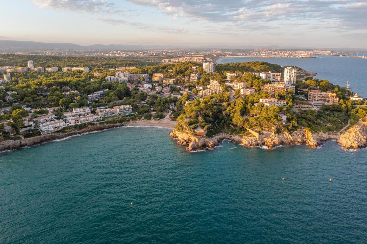 Beach Front Retro Hideaway In Salou Buitenkant foto