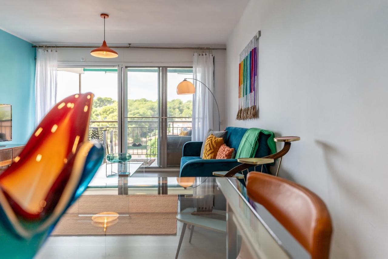 Beach Front Retro Hideaway In Salou Buitenkant foto