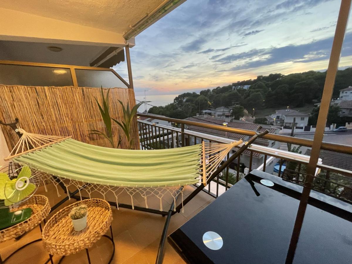 Beach Front Retro Hideaway In Salou Buitenkant foto